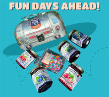 Load image into Gallery viewer, Gilft Set Combo 5 jams &amp; Vintage Food Truck Lunch Box
